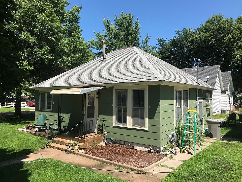 2nd image of 403 G Ave
