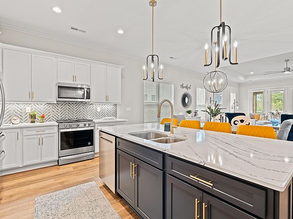 5th image of 8338 Cape Dutch Loop