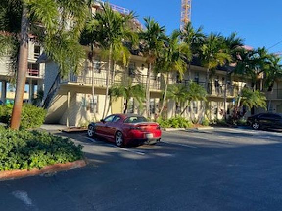 2nd image of 1078 NE 39th St #17