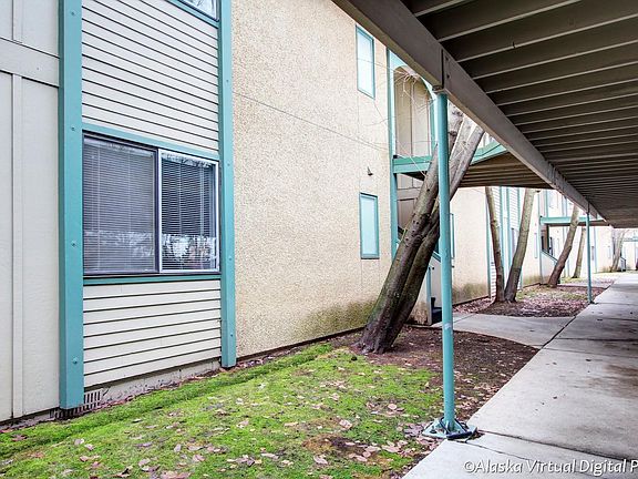 3rd image of 3061 Lois Dr APT 605