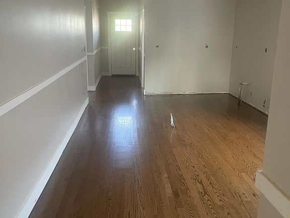 5th image of 8026 S Paxton Ave #3