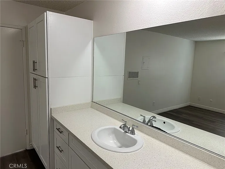 7055 Etiwanda Ave #102 — Photo 13