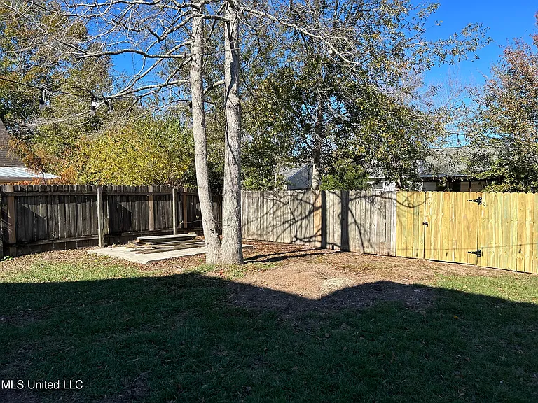3609 Reeves Ln — Photo 22