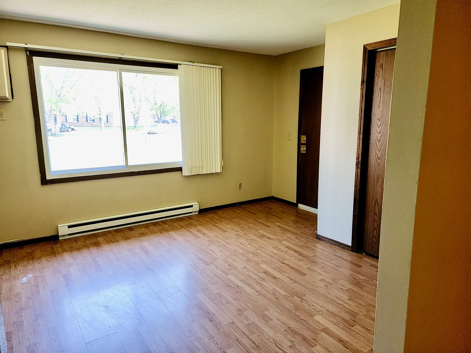 2 bed, 908 sqft, $995 — Photo 3