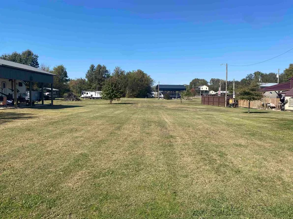 1 Catfish Ln, Crump, TN 38327