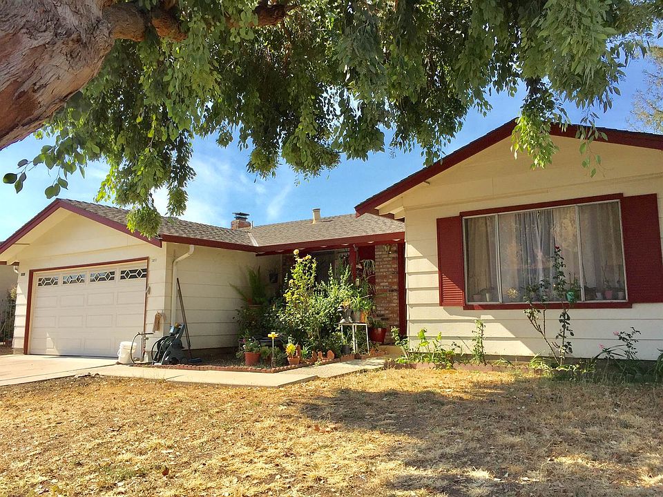 1st image of 3851 Edenwood Dr