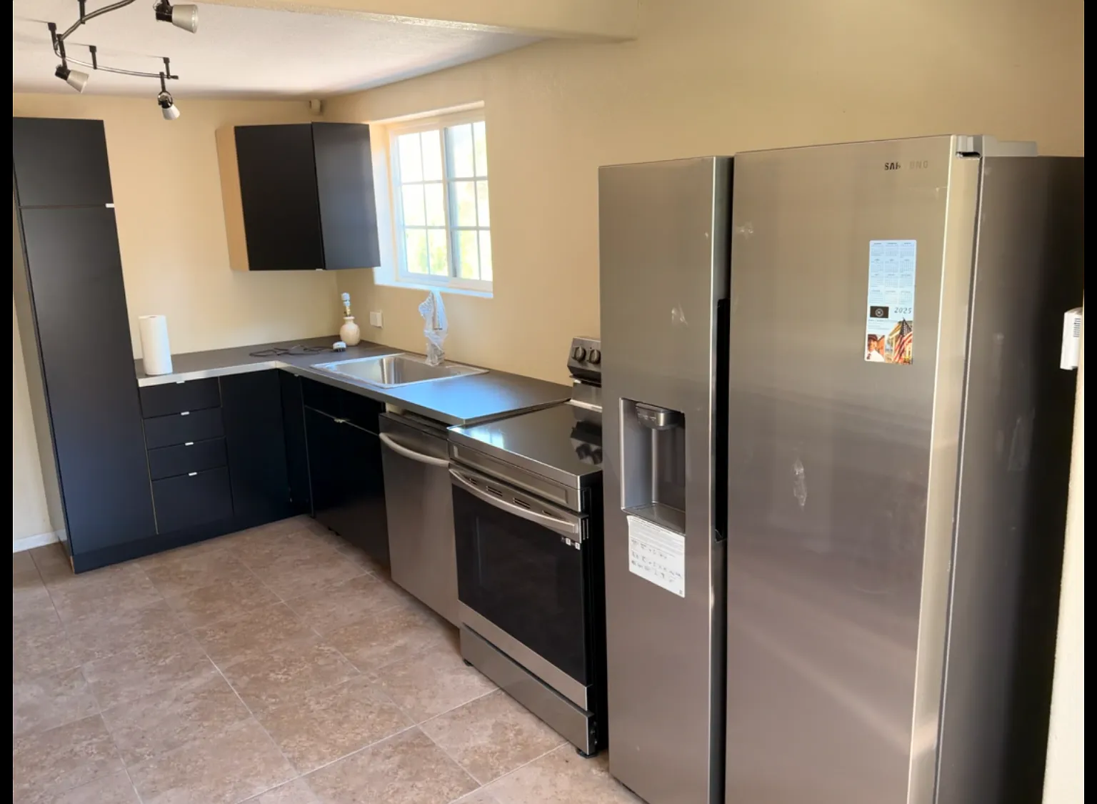 9305 Thompson Ave — Photo 4