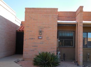 1340 W Desert Hills Dr, Green Valley, AZ 85622