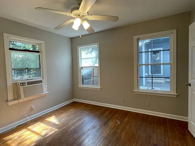 2613 Euclid Ave — Photo 8