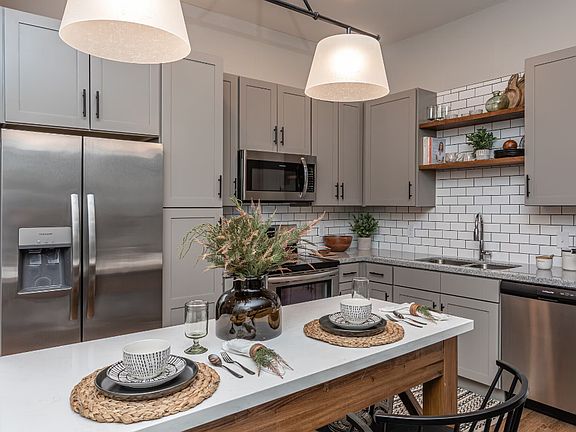 2nd image of 2950 Fitzroy Pl #2-2411