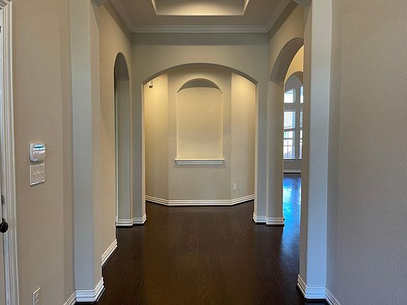 3rd image of 351 Orchard Hill Trl