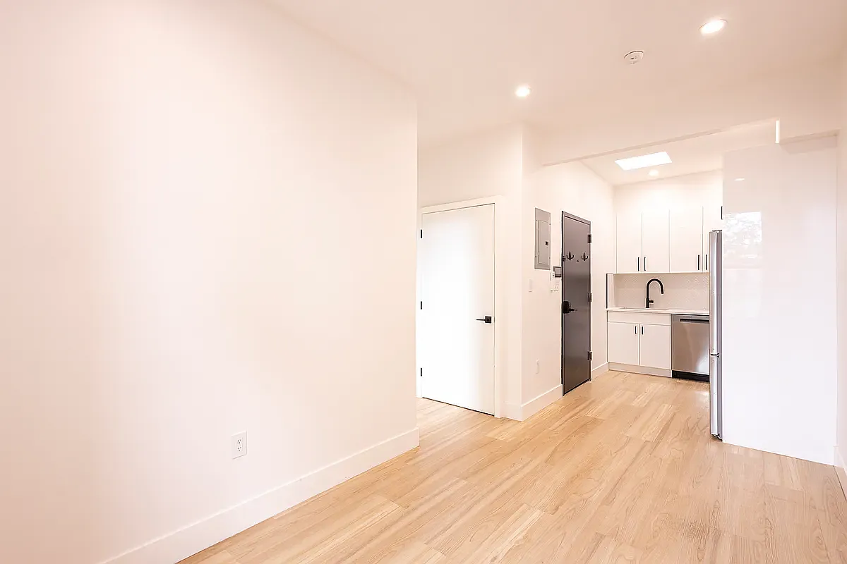 378 Kosciuszko Street — Photo 1