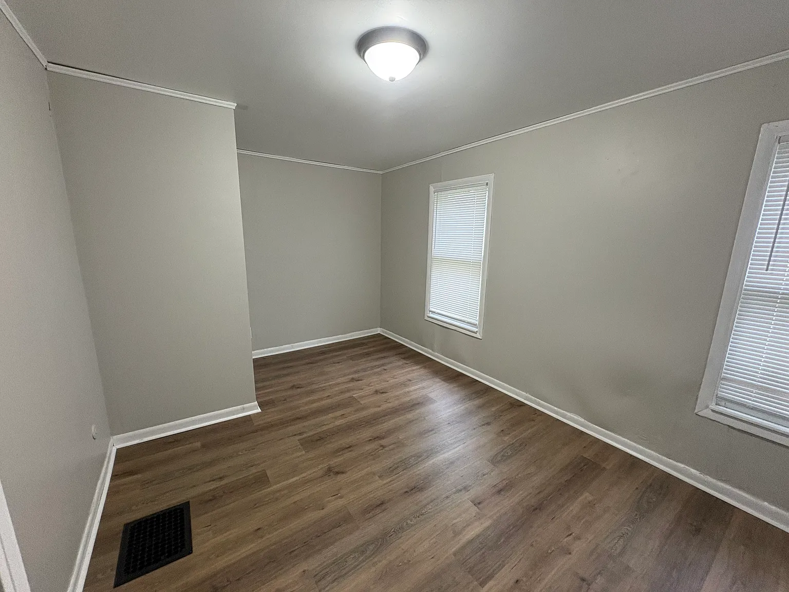 3 bed, 1.5 bath, 996 sqft, $1,149 — Photo 4