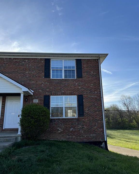 1st image of 217 Elkchester Cir