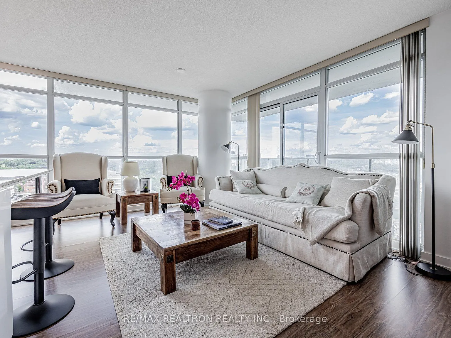 3 bed, $3,200 — Photo 3