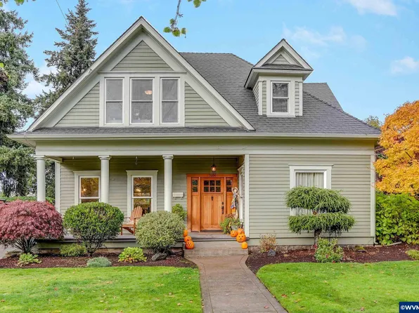 1002 N Water St, Silverton, OR 97381