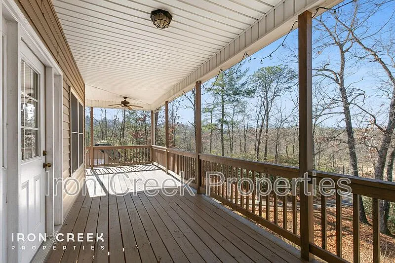 3 bed, 2.5 bath, 1748 sqft, $2,695 — Photo 2