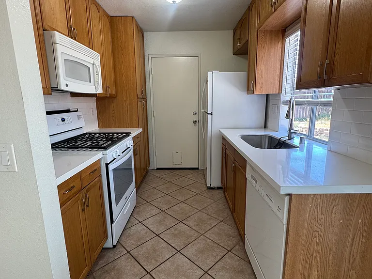 12340 Daisy Ct — Photo 10