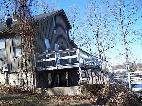3rd image of 60 Valley View Dr