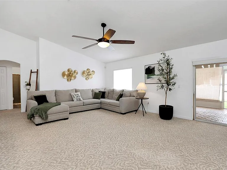 10648 SW 38th Ave — Photo 18