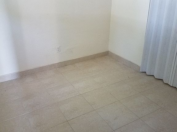 2nd image of 2056 NE 140th St APT 1