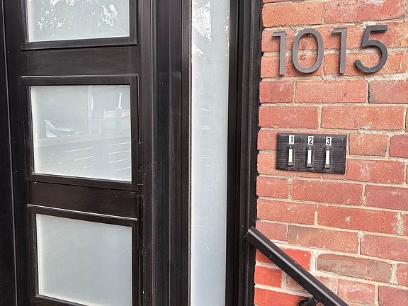 2nd image of 1015 Bathurst St #2