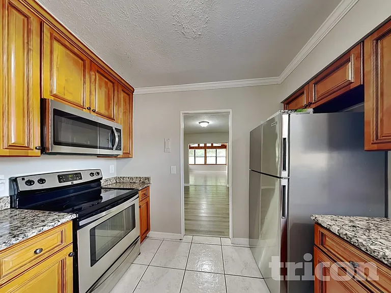 14314 Ravenwood Ln — Photo 7