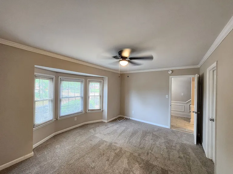 624 Crown Pointe Dr — Photo 10