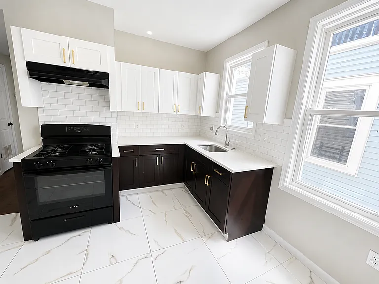 21 Chelsea Ave — Photo 19