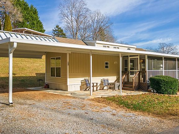2nd image of 137 Country Woods Dr