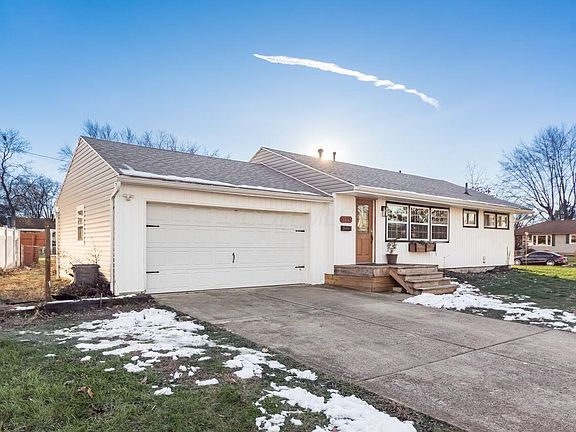2nd image of 1195 Huntly Dr