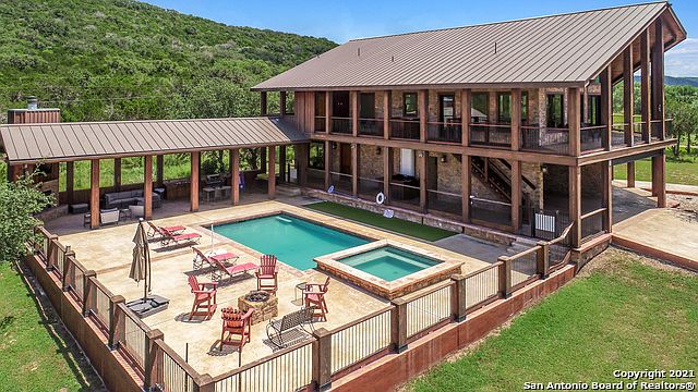 577 Mountain Valley Dr