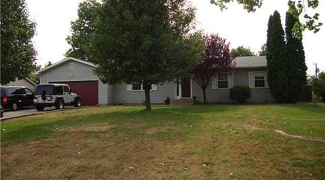 1st image of 217 E Fox Cir