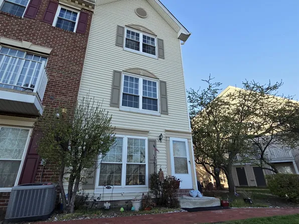 47 Cherry Street image 1 of 14