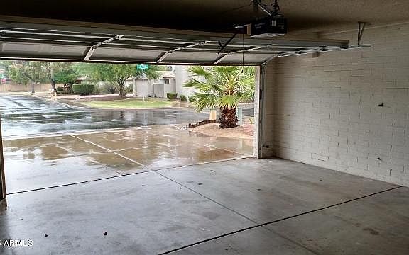 2nd image of 1441 W Jacinto Ave