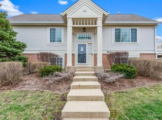 801 Pheasant Trl, Saint Charles, IL 60174