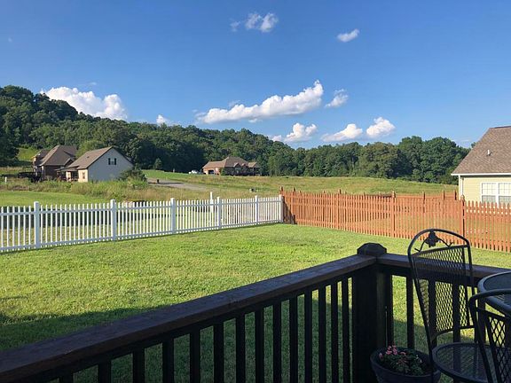 5th image of 518 Lauren Michelle Ln