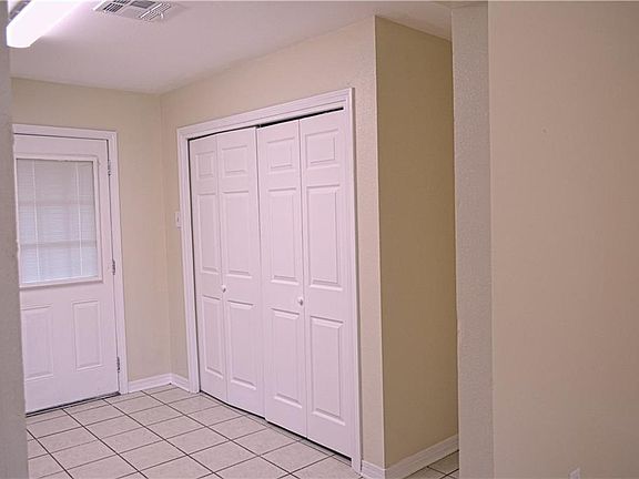 5th image of 4020-22 Juno Dr