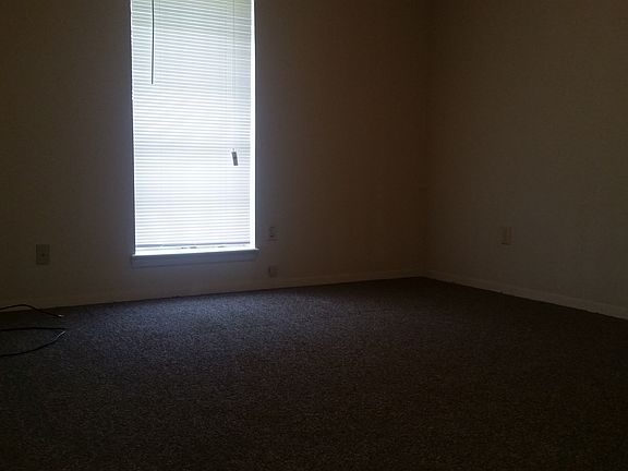 101A Parkview Bedroom 1_06162016