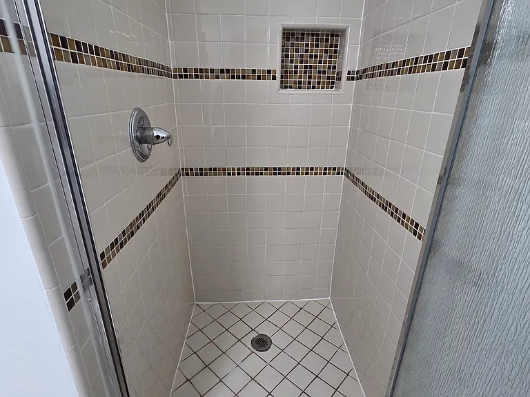 13955 Oxnard St — Photo 25