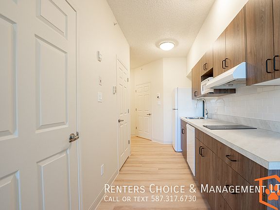 3rd image of 1730 10th Ave S #105