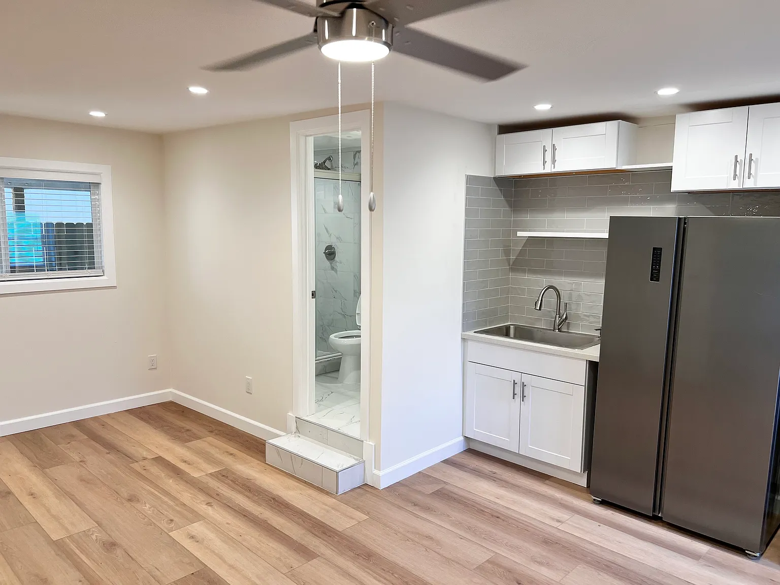 Studio, 350 sqft, $1,600 — Photo 2