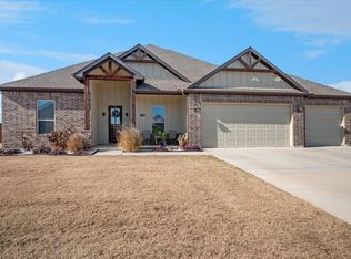 409 N College St, Pilot Point, TX 76258