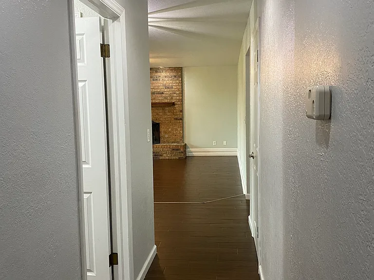 2506 Franklin Dr — Photo 4