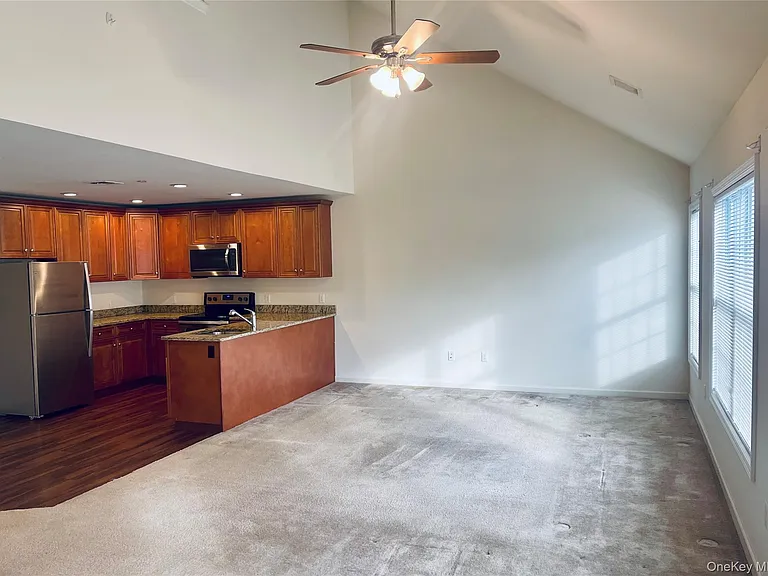 46 Islip Ave #201 — Photo 5