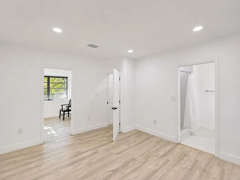 12845 NW 2nd Ave — Photo 10