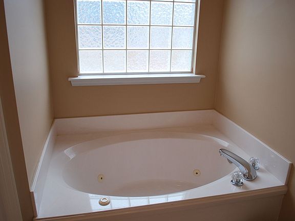Jetted tub in Master Bath