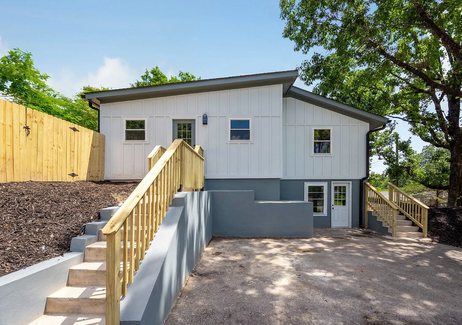 Stunning 3 Bed 2 Bath Home For Rent! — Photo 1