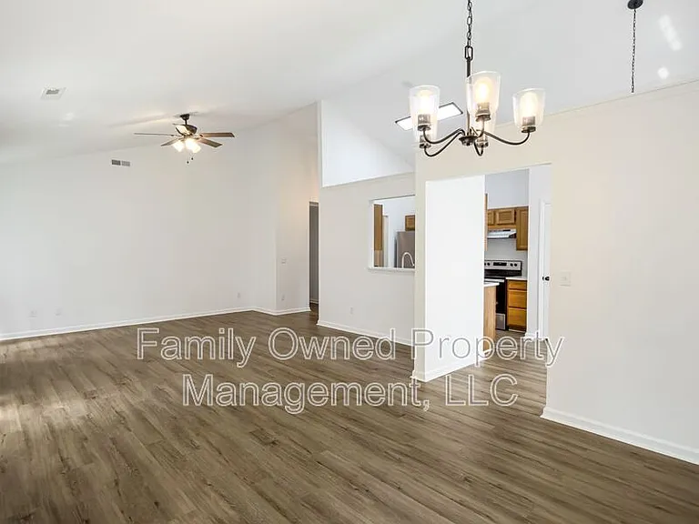 147 Danzid Dr — Photo 8