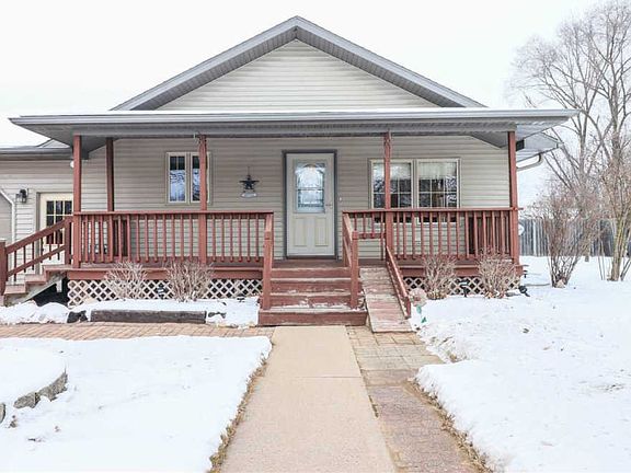 3rd image of 408 E Wisconsin St